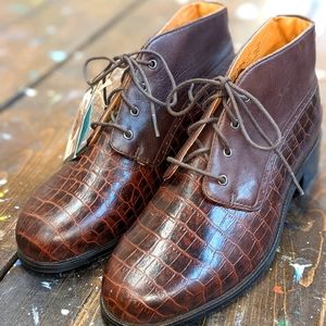 Ariat lovely ankle boots size 6 ladies.